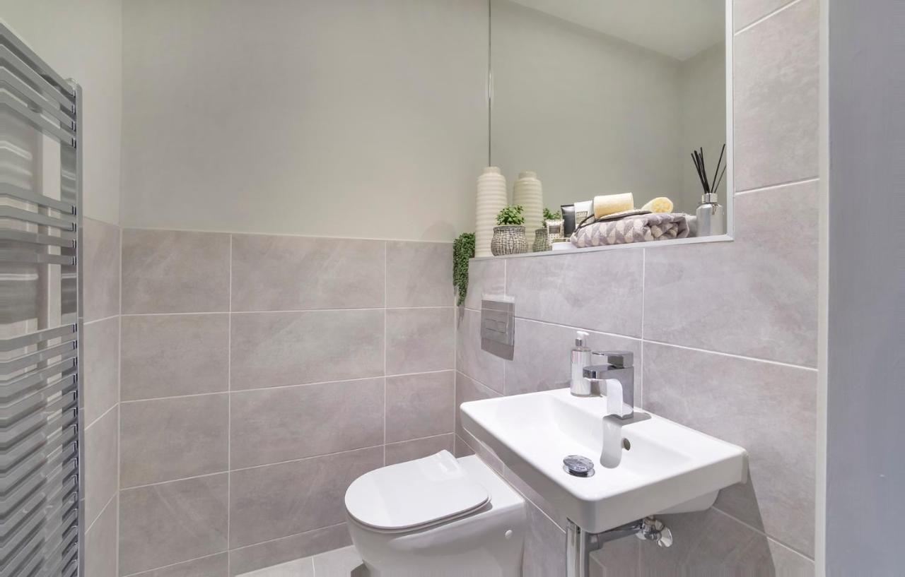 The Presidential Suite, With Free Parking! ヨーク エクステリア 写真